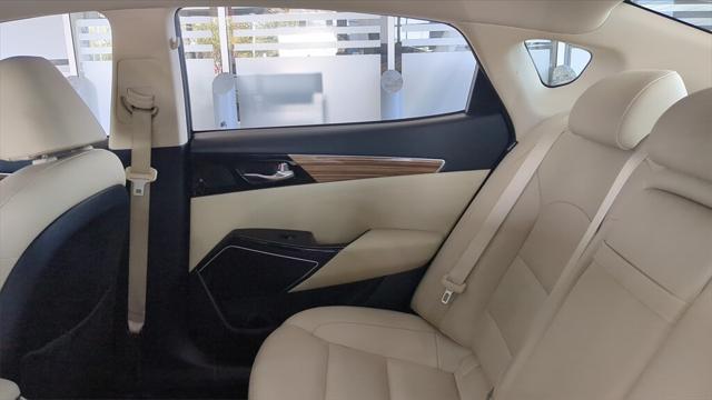 2017 Kia Cadenza Premium