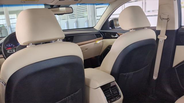 2017 Kia Cadenza Premium