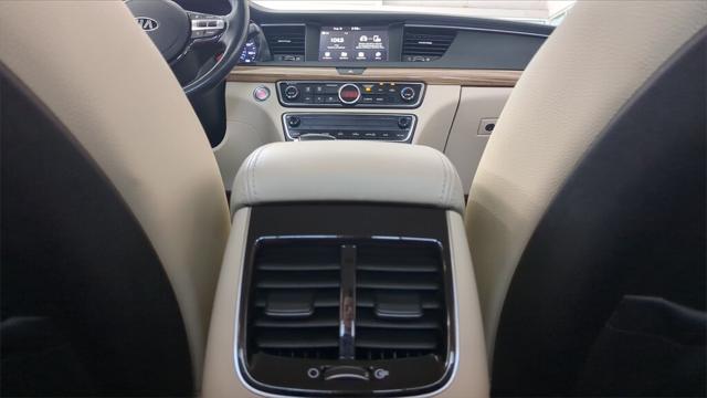 2017 Kia Cadenza Premium