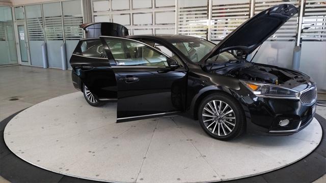 2017 Kia Cadenza Premium