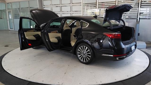 2017 Kia Cadenza Premium