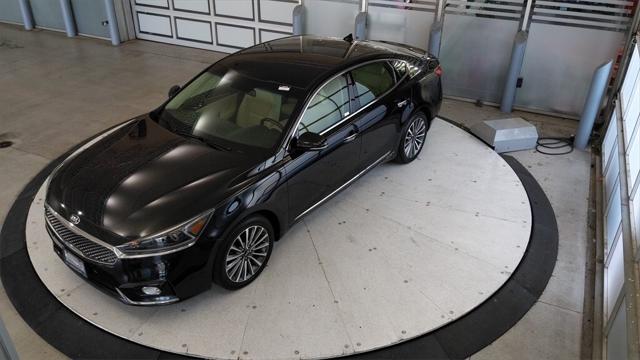 2017 Kia Cadenza Premium