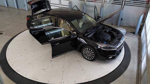 2017 Kia Cadenza Premium