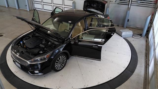 2017 Kia Cadenza Premium
