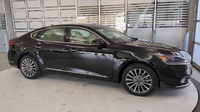 2017 Kia Cadenza Premium