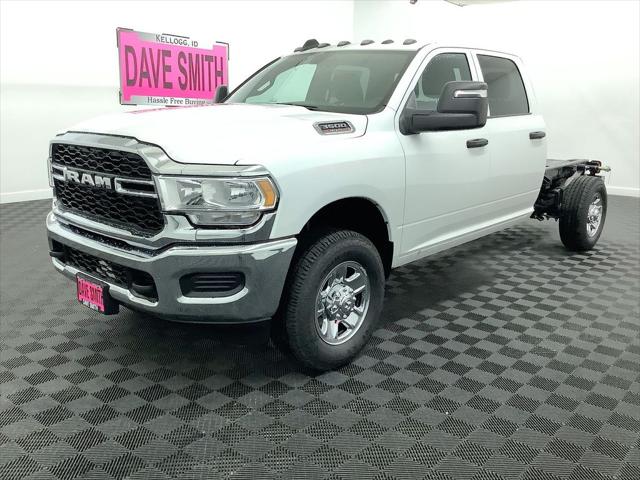 2024 RAM Ram 3500 Chassis Cab RAM 3500 TRADESMAN CREW CAB CHASSIS 4X4 60 CA