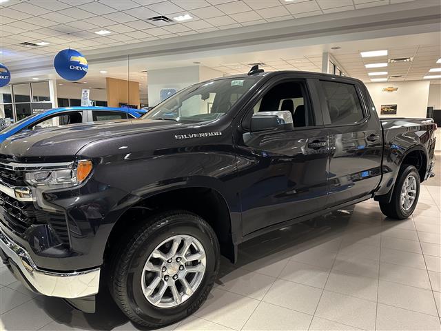 2023 Chevrolet Silverado 1500 4WD Crew Cab Standard Bed LT