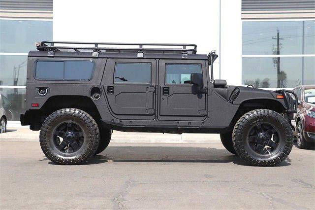 2006 HUMMER H1 Enclosed