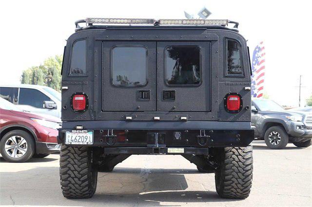 2006 HUMMER H1 Enclosed
