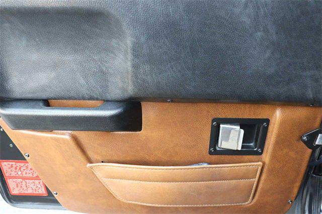 2006 HUMMER H1 Enclosed