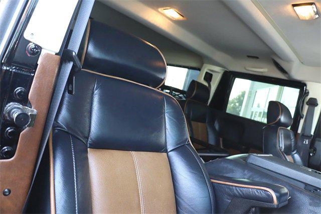 2006 HUMMER H1 Enclosed