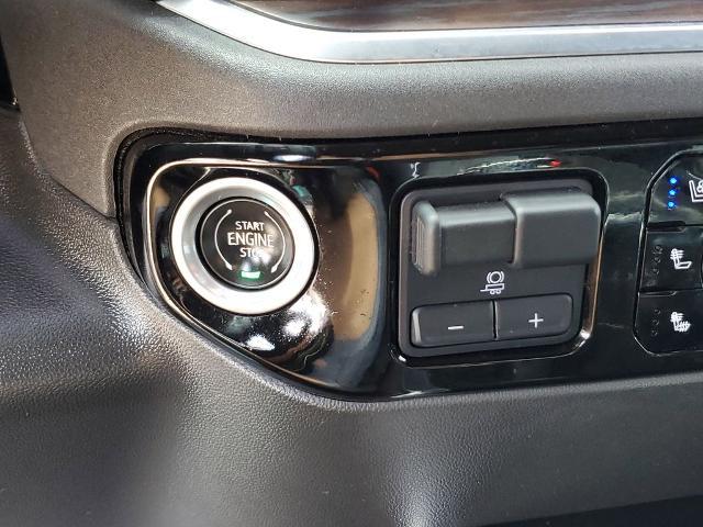 2022 GMC Sierra 1500 4WD Crew Cab Short Box SLT