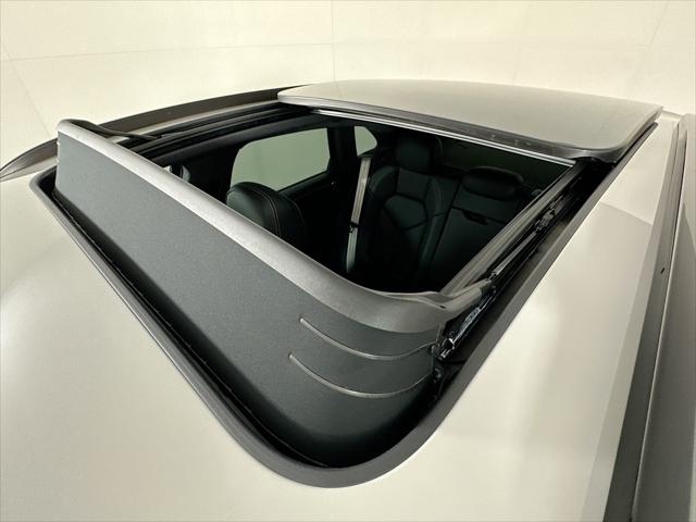 2024 Porsche Macan S