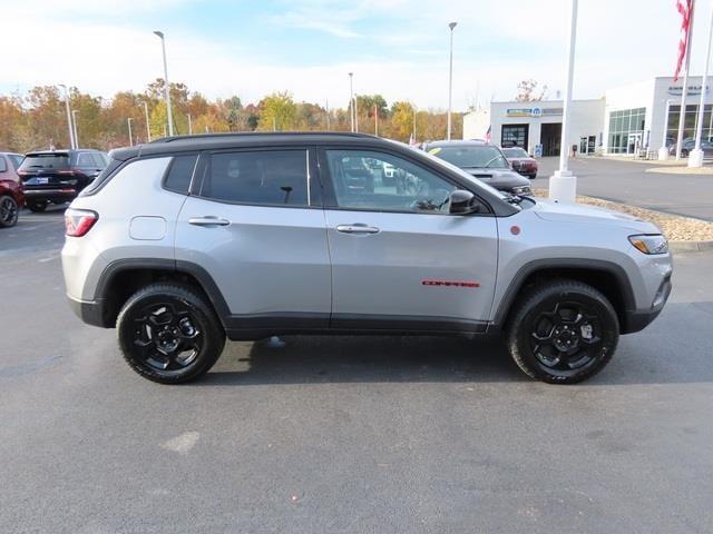 2024 Jeep Compass COMPASS TRAILHAWK 4X4