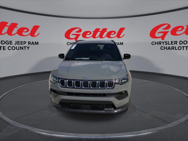 2024 Jeep Compass COMPASS LATITUDE LUX 4X4