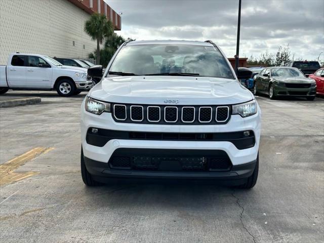 2024 Jeep Compass COMPASS LATITUDE LUX 4X4