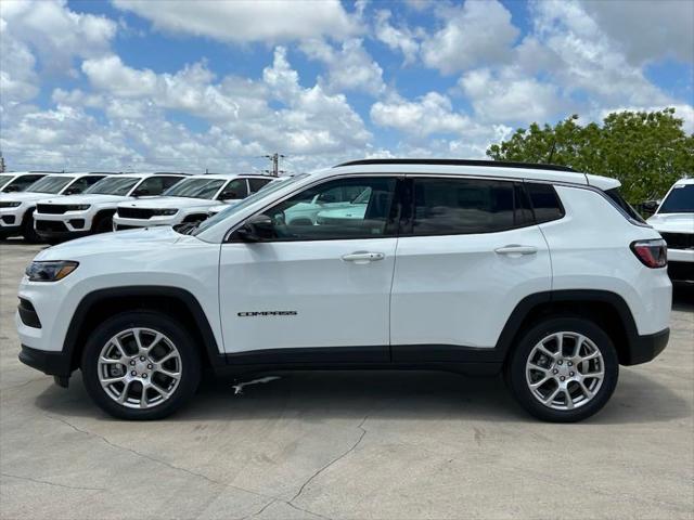 2024 Jeep Compass COMPASS LATITUDE LUX 4X4