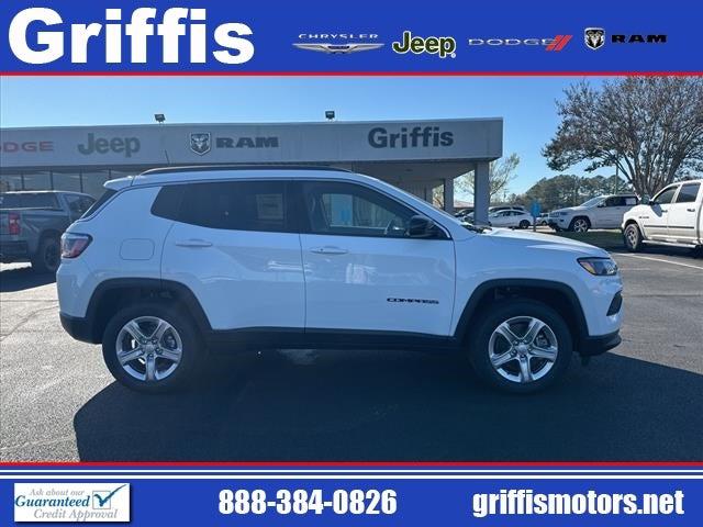 2024 Jeep Compass COMPASS LATITUDE 4X4