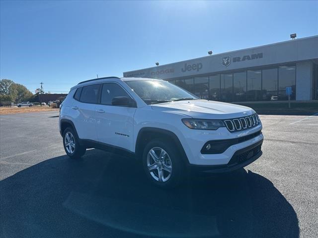 2024 Jeep Compass COMPASS LATITUDE 4X4