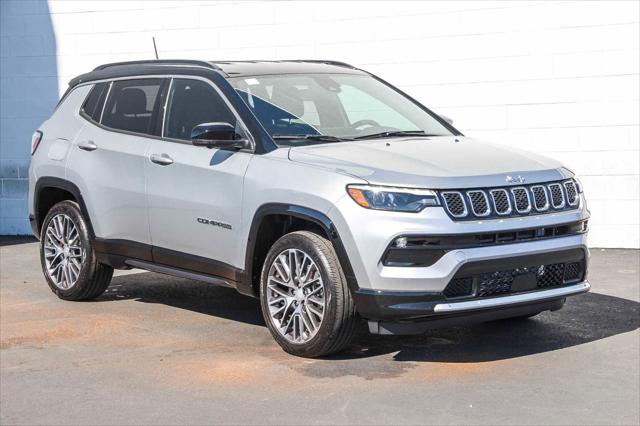 2024 Jeep Compass COMPASS LIMITED 4X4