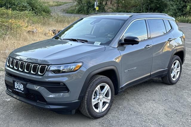 2024 Jeep Compass COMPASS LATITUDE 4X4