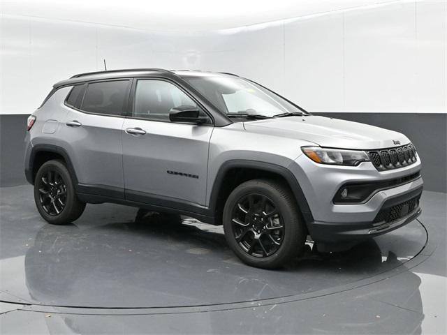 2024 Jeep Compass COMPASS LATITUDE 4X4