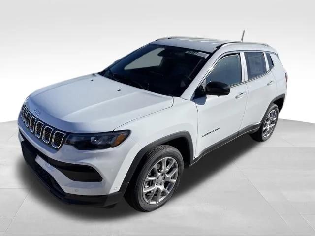 2024 Jeep Compass COMPASS LATITUDE LUX 4X4