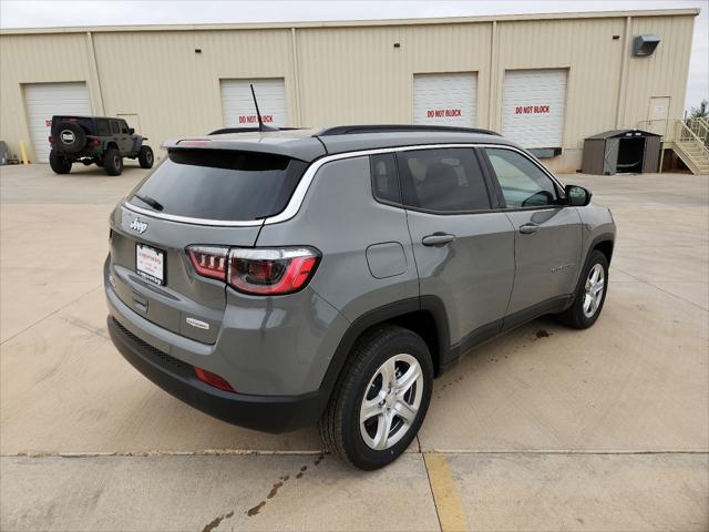 2024 Jeep Compass COMPASS LATITUDE 4X4