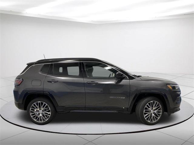 2024 Jeep Compass COMPASS LIMITED 4X4