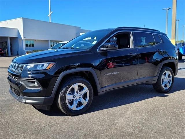 2024 Jeep Compass COMPASS LATITUDE 4X4