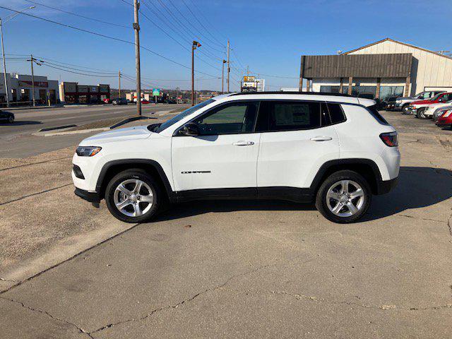 2024 Jeep Compass COMPASS LATITUDE 4X4