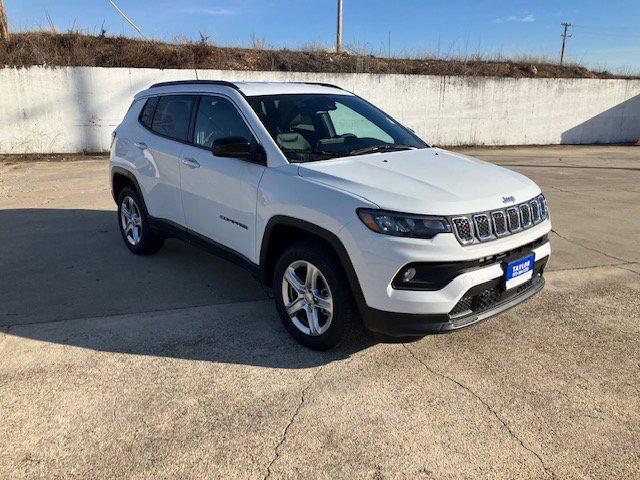 2024 Jeep Compass COMPASS LATITUDE 4X4