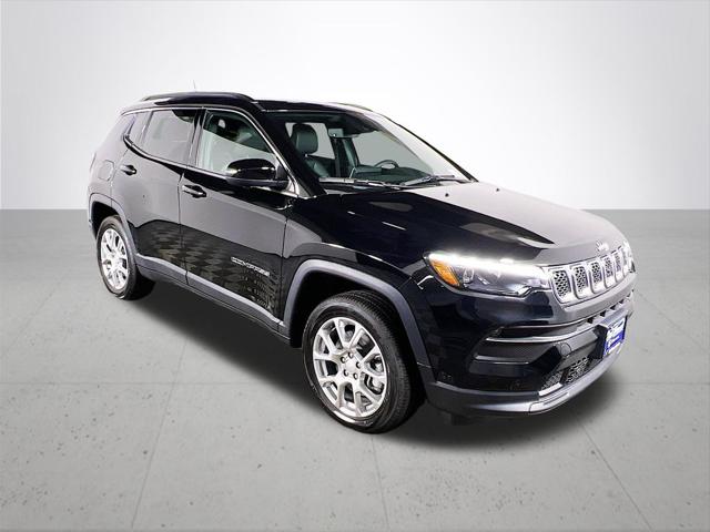 2024 Jeep Compass COMPASS LATITUDE LUX 4X4