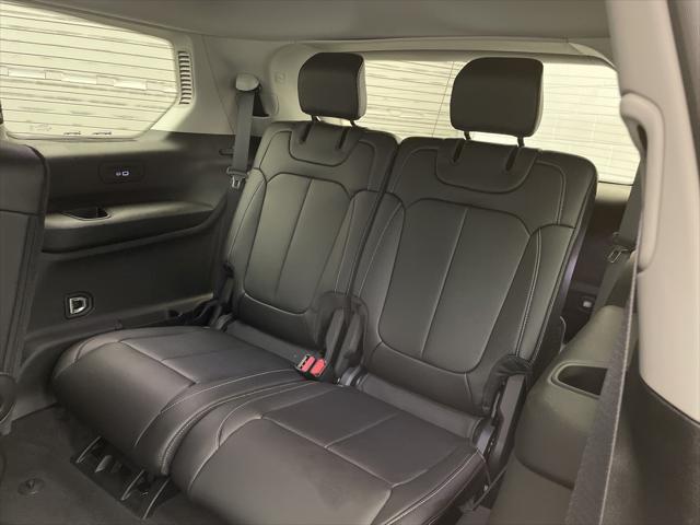 2023 Jeep Grand Cherokee GRAND CHEROKEE L LIMITED 4X4