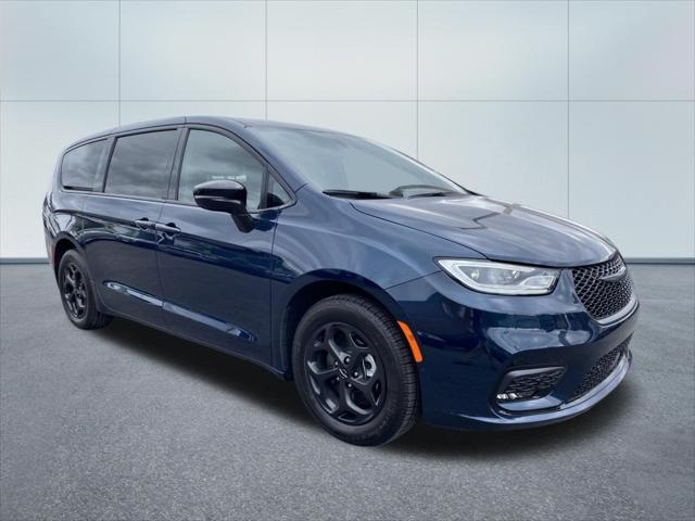 2024 Chrysler Pacifica Plug-In Hybrid PACIFICA PLUG-IN HYBRID S APPEARANCE