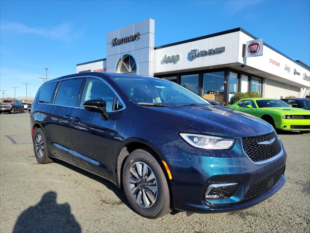 2024 Chrysler Pacifica Hybrid PACIFICA PLUG-IN HYBRID SELECT