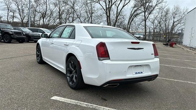 2023 Chrysler Chrysler 300 300 TOURING L RWD