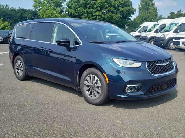 2024 Chrysler Pacifica Plug-In Hybrid PACIFICA PLUG-IN HYBRID SELECT