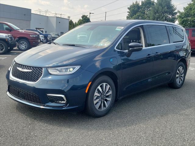 2024 Chrysler Pacifica Plug-In Hybrid PACIFICA PLUG-IN HYBRID SELECT