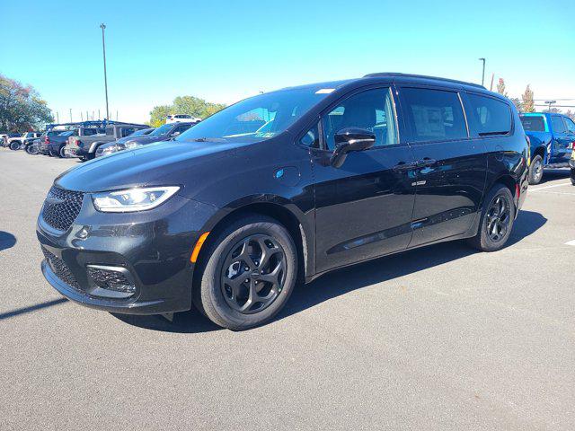 2024 Chrysler Pacifica Plug-In Hybrid PACIFICA PLUG-IN HYBRID PREMIUM S APPEARANCE