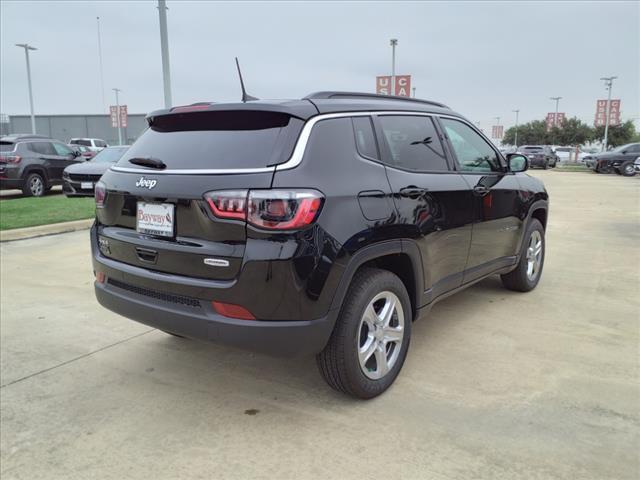 2024 Jeep Compass COMPASS LATITUDE 4X4