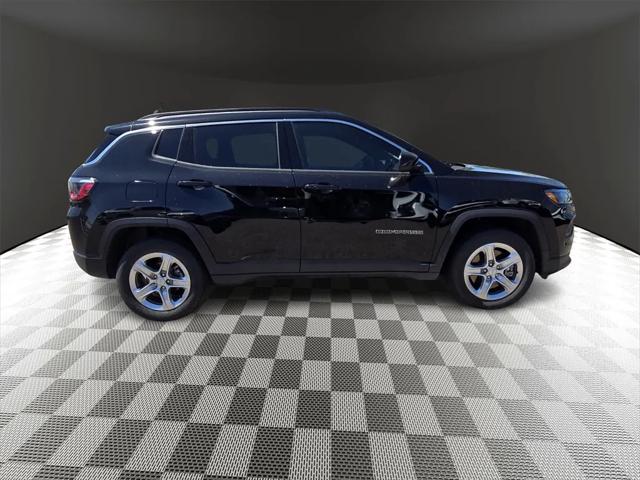 2024 Jeep Compass COMPASS LATITUDE 4X4