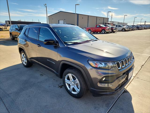 2024 Jeep Compass COMPASS LATITUDE 4X4