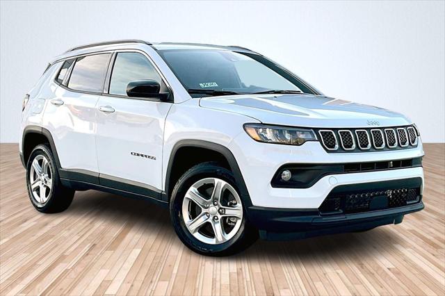 2024 Jeep Compass COMPASS LATITUDE 4X4