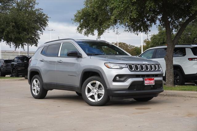 2024 Jeep Compass COMPASS LATITUDE 4X4