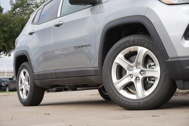 2024 Jeep Compass COMPASS LATITUDE 4X4