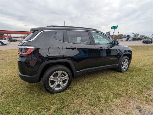 2024 Jeep Compass COMPASS LATITUDE 4X4