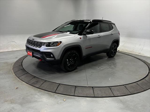 2024 Jeep Compass COMPASS TRAILHAWK 4X4