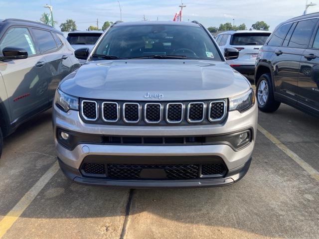 2024 Jeep Compass COMPASS LATITUDE 4X4