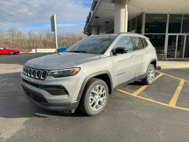 2024 Jeep Compass COMPASS LATITUDE LUX 4X4